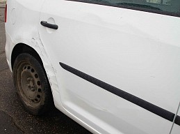 Unfallauto VW Touran White vw-touran-white-08