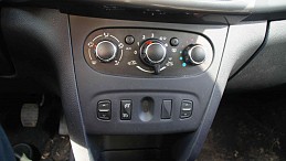 Beschädigte Dacia Sandero dacia-sandero-03