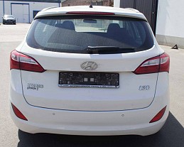 Beschädigte Hyundai i 30 Kombi hyundai-i-30-kombi-05