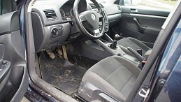 Beschädigte Golf V Variant golf-v-blau-10