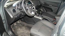 Beschädigte Chevrolet Cruse chevrolet-cruse-09