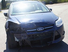 Beschädigte FordFocus III fordfocus2012-04