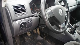 Beschädigte Golf V Variant golf-v-blau-11