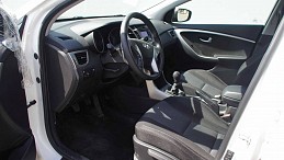 Beschädigte Hyundai i 30 Kombi hyundai-i-30-kombi-15