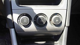 Beschädigte Peugeot 308 peugeot-308-08