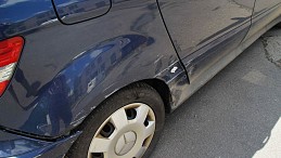 Beschädigte Mercedes B200 CDI mercedes-b200-cdi-08