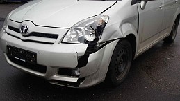 Unfallauto Toyota Corolla Verso toyota-corolla-verso-05