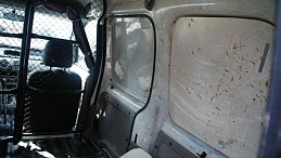 Beschädigte Renault Kangoo renault-kangoo-08