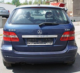 Beschädigte Mercedes B200 CDI mercedes-b200-cdi-06