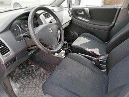 Beschädigte Suzuki Liana suzuki-liana-01