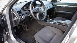 Beschädigte Mercedes C200 Limousine mercedes-c200-limousine-08