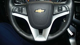 Beschädigte Chevrolet Cruse chevrolet-cruse-08