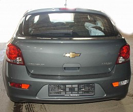 Beschädigte Chevrolet Cruse chevrolet-cruse-03