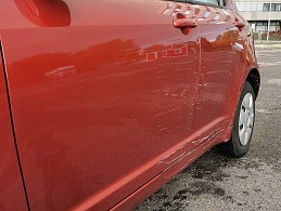 Beschädigte Suzuki Swiwt 2010 suzuki-swiwt-2010-05