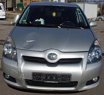 Unfallauto Toyota Corolla Verso1 gallery banner image