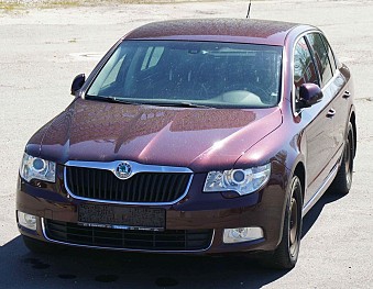 Beschädigte Skoda SuperB gallery banner image