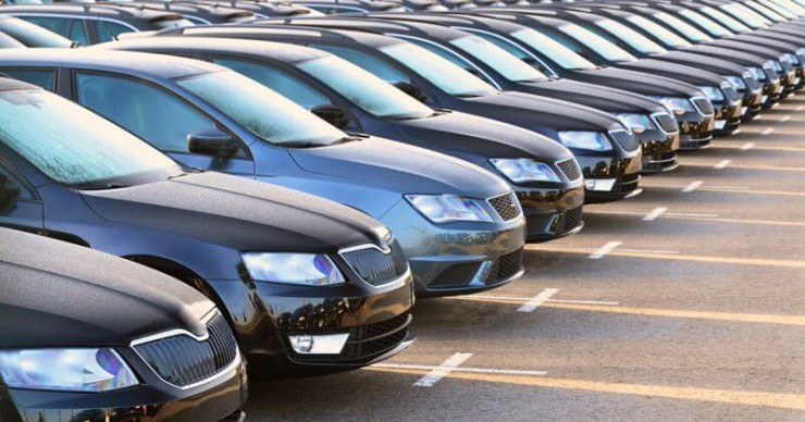 Wer kauft einen Gebrauchtwagen?